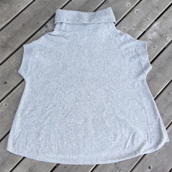 Vince Cashmere Turtle Neck Sweater Size L - Picture 6 of 9